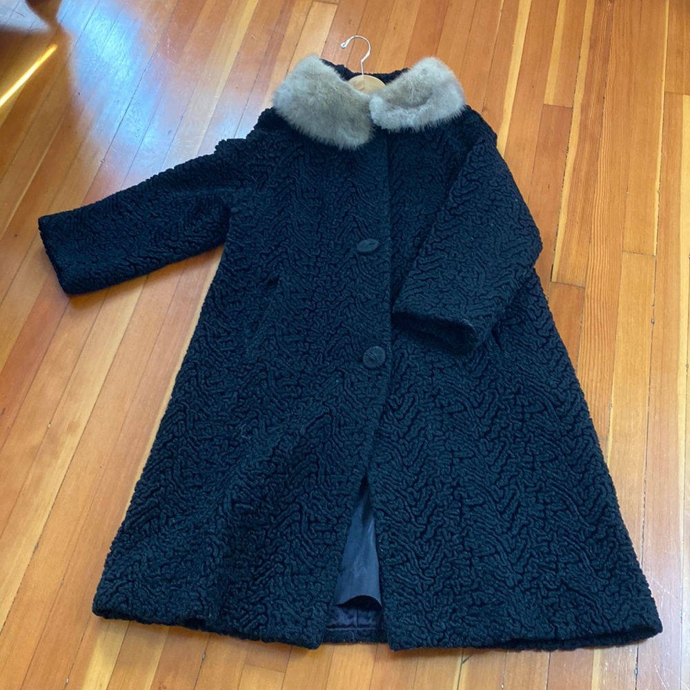 Vintage Black Coat with Beige Fur Collar